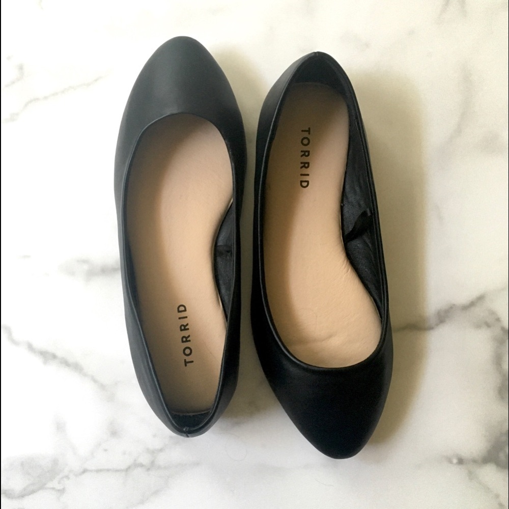 Torrid Size 7.5 Wide Width Black Flats